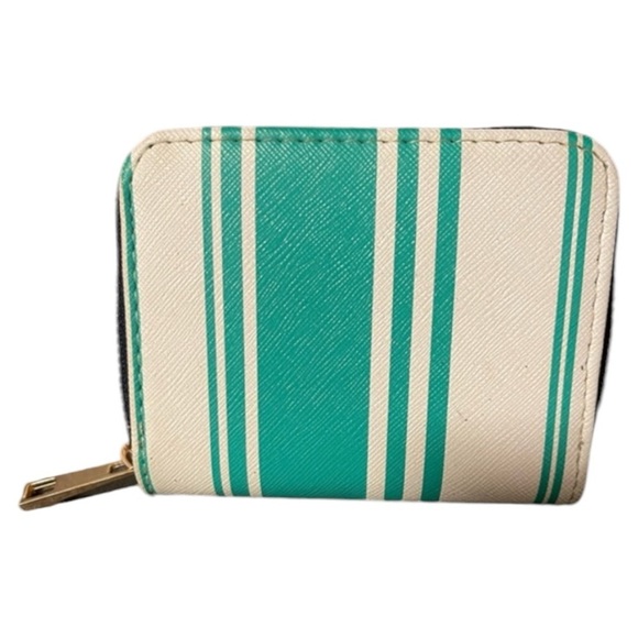 WALLET-Women’s‎ Small Green and White Wallet-Size 3”x5” - Picture 1 of 2